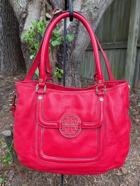 Tory Burch Amanda Classic Handle Hobo - Cherry Red